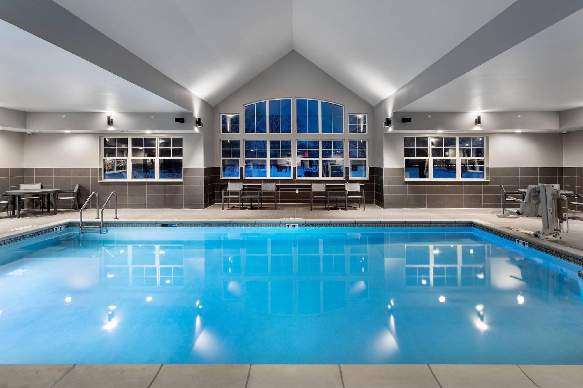 Residence Inn By Marriott Milwaukee Brookfield Exterior foto